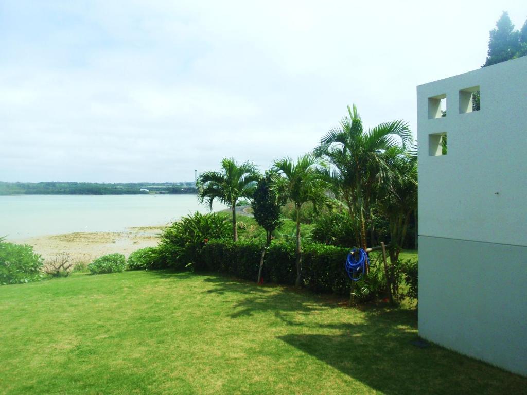 The Green Terrace Aparthotel Miyakojima  ภายนอก รูปภาพ